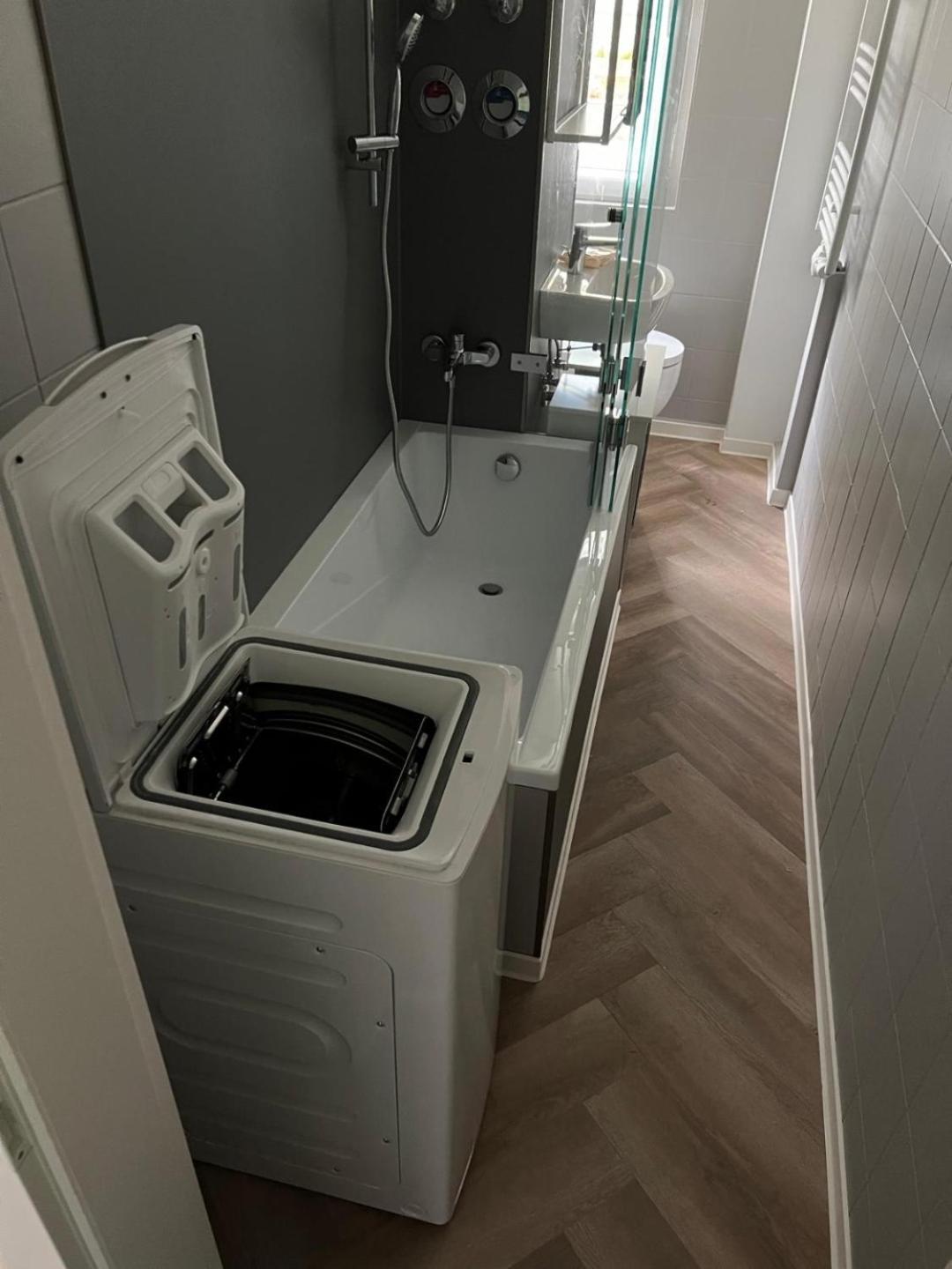Zauberhafte Ferienwohnung In Barby Balkon Mit Elbblick Am Elbe-Saaleradweg 外观 照片